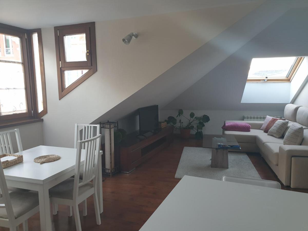Atico Cine Colon Apartment